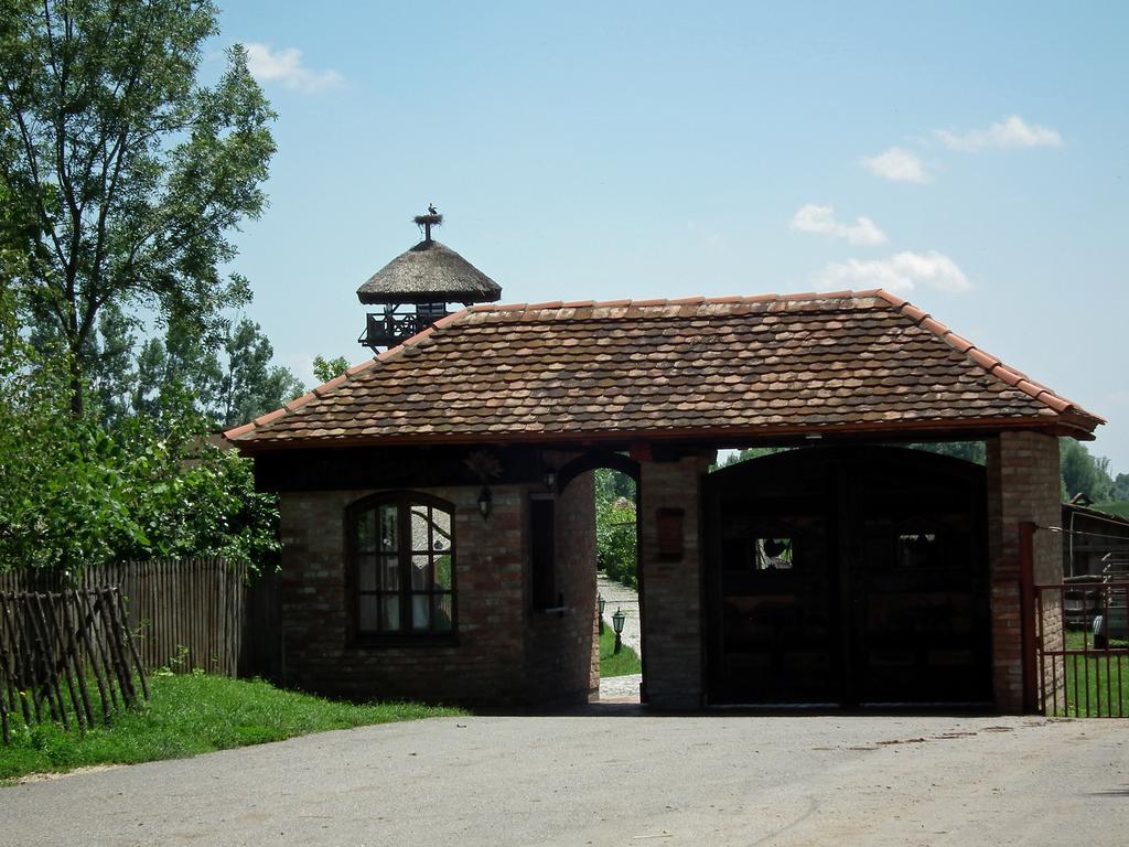 Guest House Zasavica Экстерьер фото